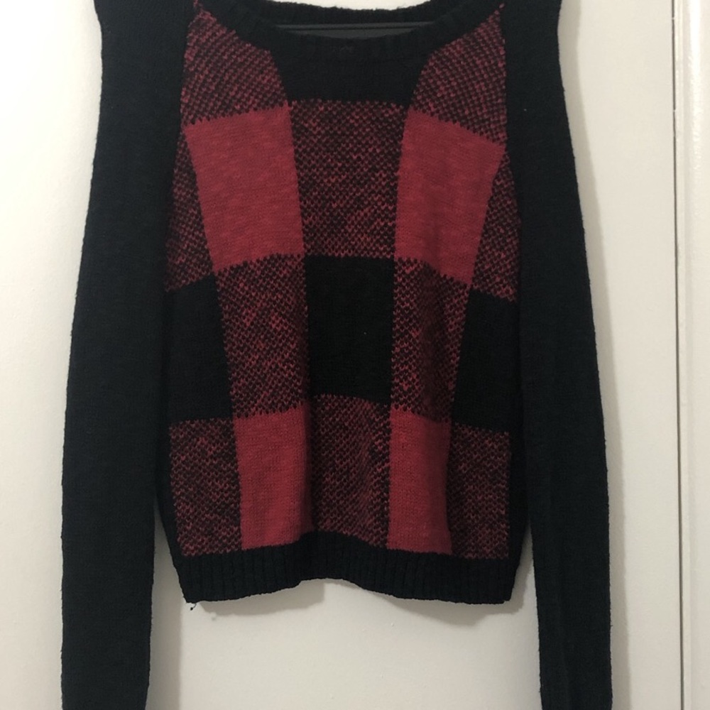 BLACK AND RED SWEATER